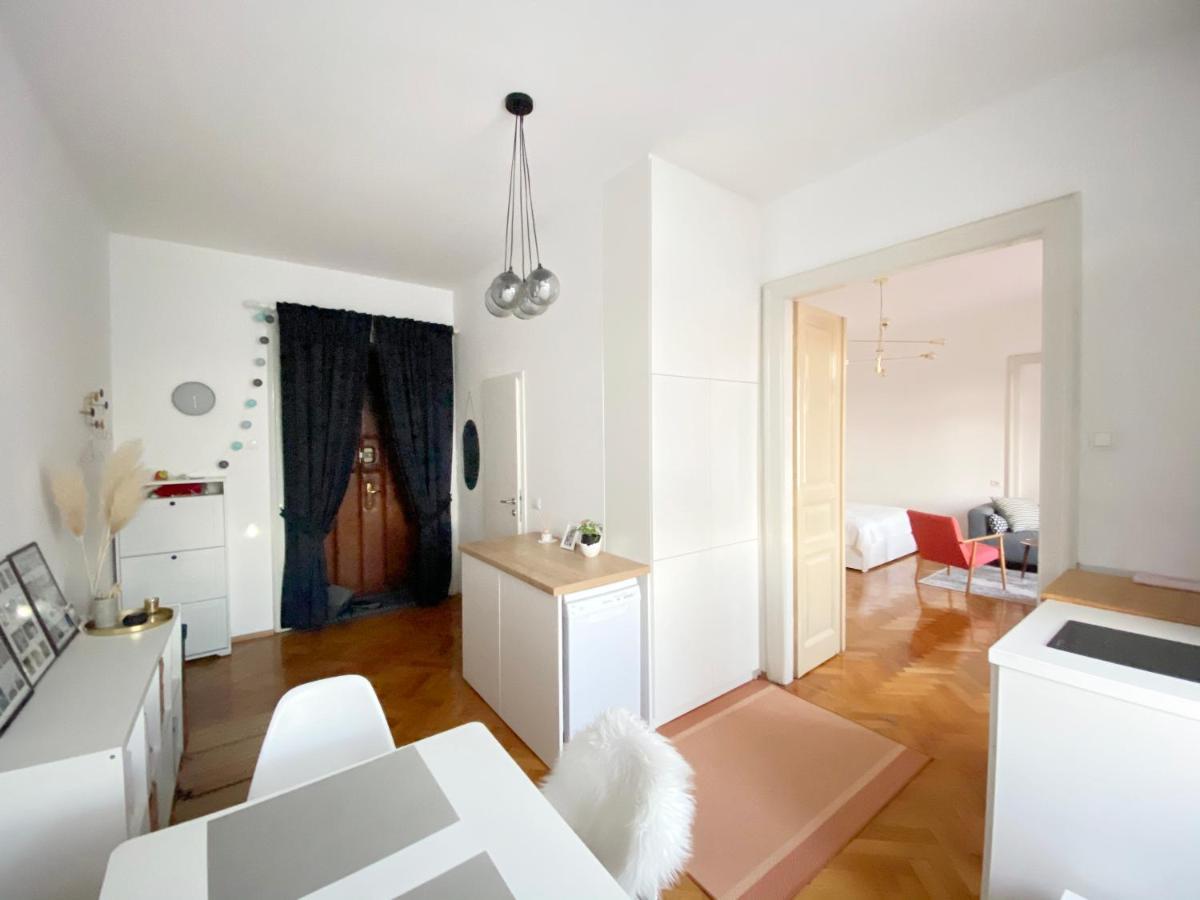 Bright Apartment 45M2 - Free Parking - Wifi Риека Экстерьер фото